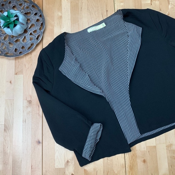 Urban Outfitters Jackets & Blazers - 🌟 5 for $35 Pins & Needles Cropped blazer Sz S